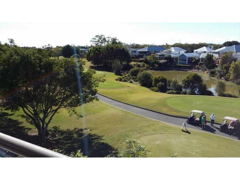 1/1 Medinah Ave  East, Glades Golf Course, Robina QLD 4226