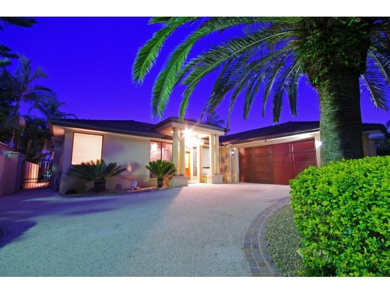4 River Cove Place, Helensvale QLD 4212