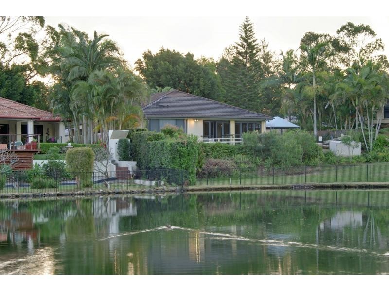 4 River Cove Place, Helensvale QLD 4212