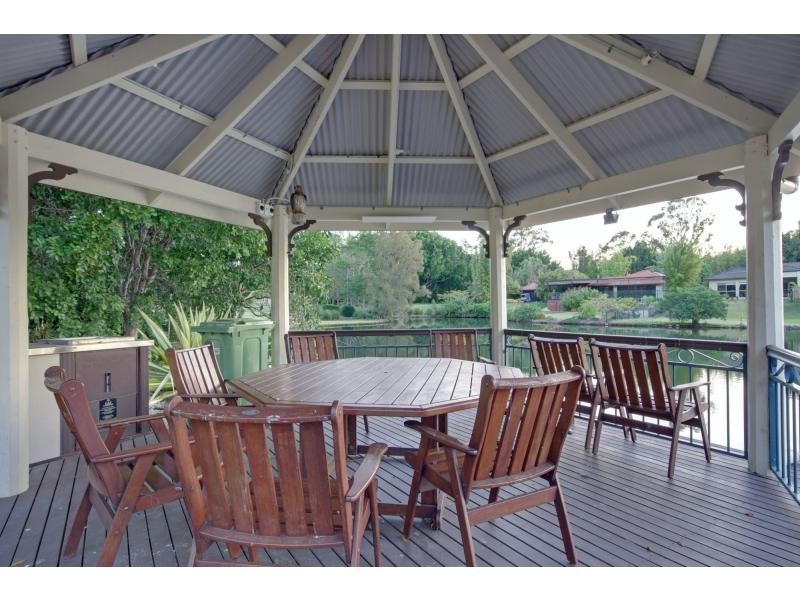 4 River Cove Place, Helensvale QLD 4212