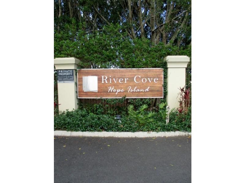 4 River Cove Place, Helensvale QLD 4212