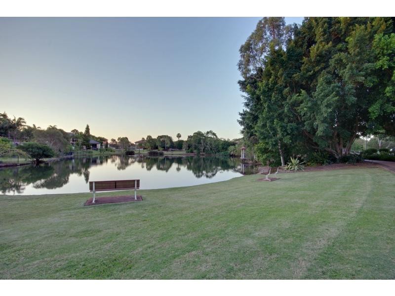 4 River Cove Place, Helensvale QLD 4212