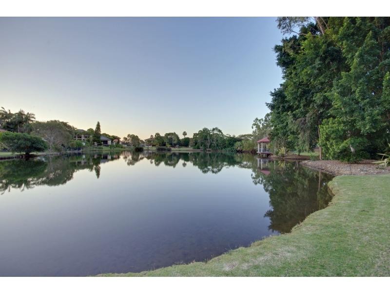 4 River Cove Place, Helensvale QLD 4212