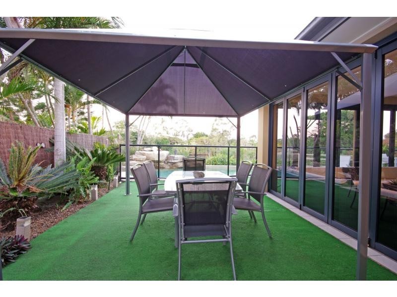 4 River Cove Place, Helensvale QLD 4212
