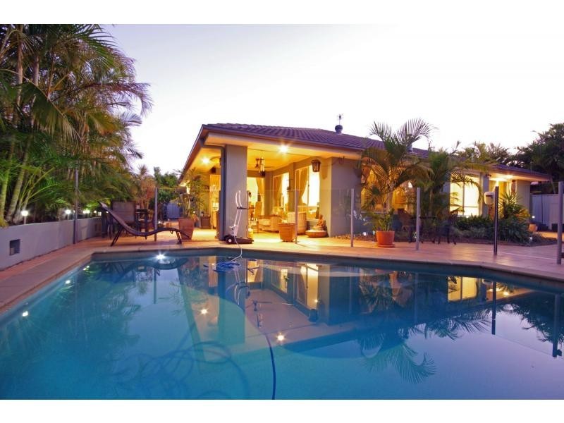 10 Costa Del Sol Avenue, Coombabah QLD 4216