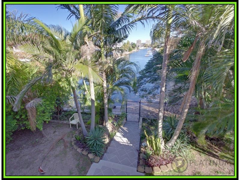 36 T E Peters Drive, Broadbeach Waters QLD 4218