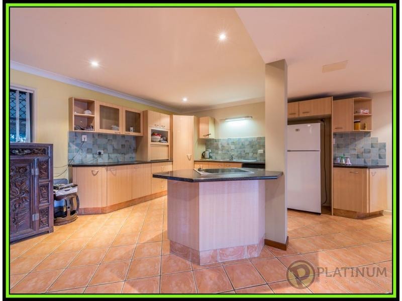 36 T E Peters Drive, Broadbeach Waters QLD 4218