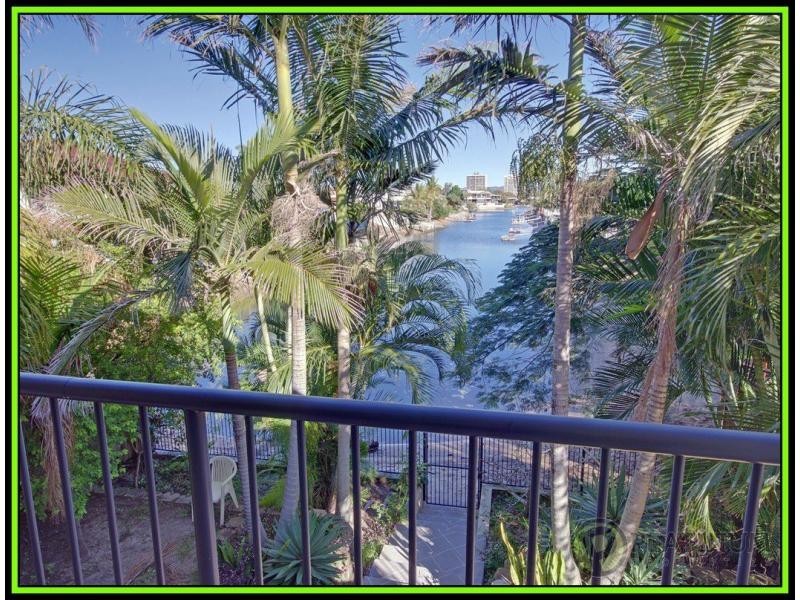 36 T E Peters Drive, Broadbeach Waters QLD 4218
