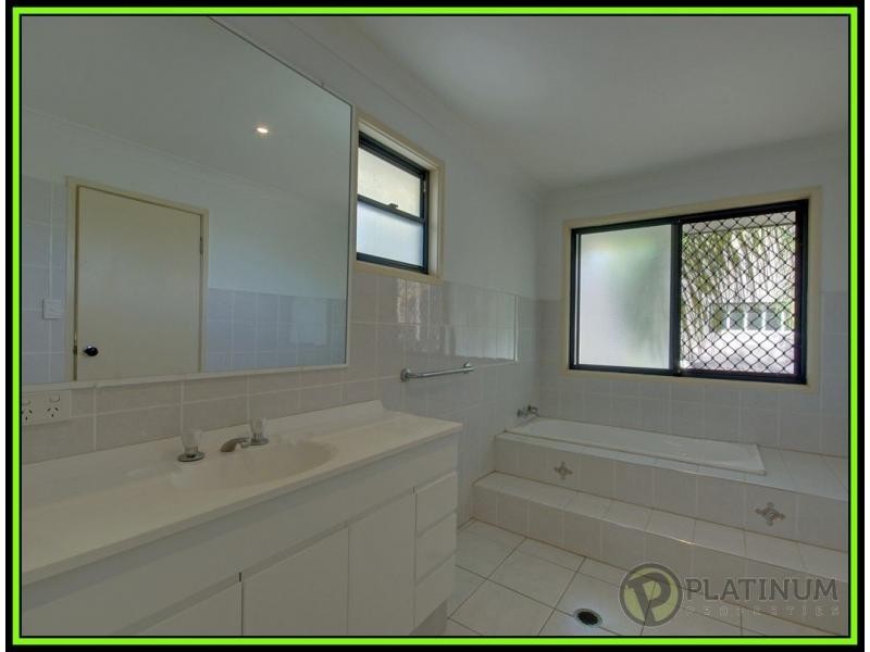 36 T E Peters Drive, Broadbeach Waters QLD 4218