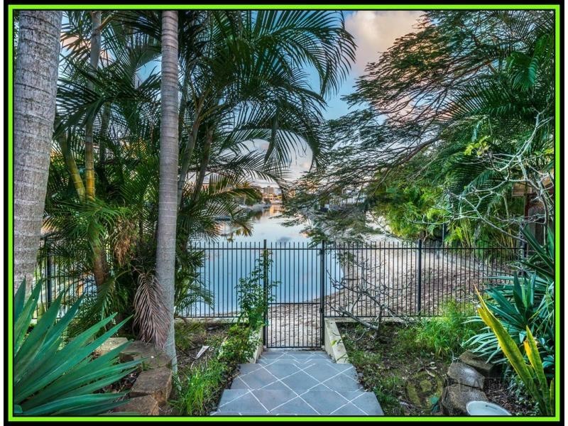 36 T E Peters Drive, Broadbeach Waters QLD 4218