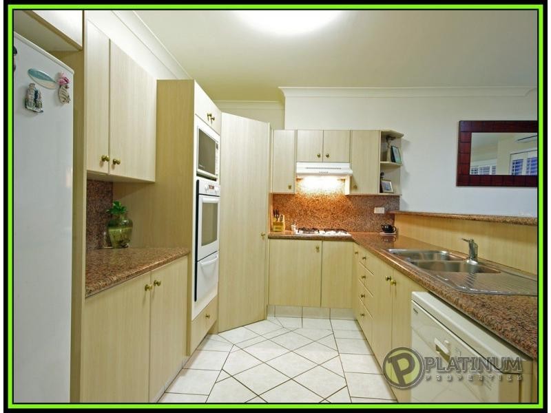 6/3 Lee Road, Runaway Bay QLD 4216