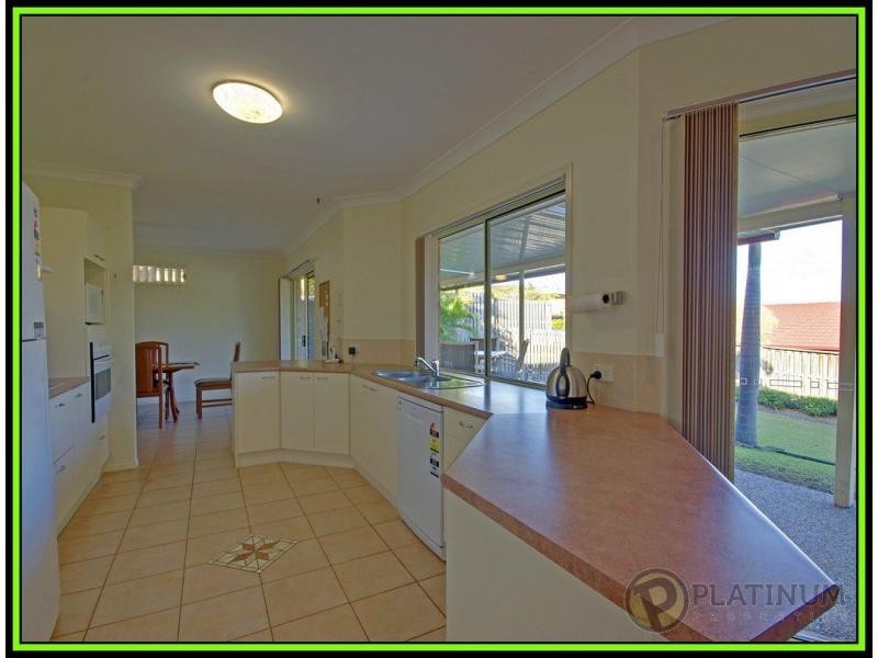 15 Rarotonga Rise, Pacific Pines QLD 4211