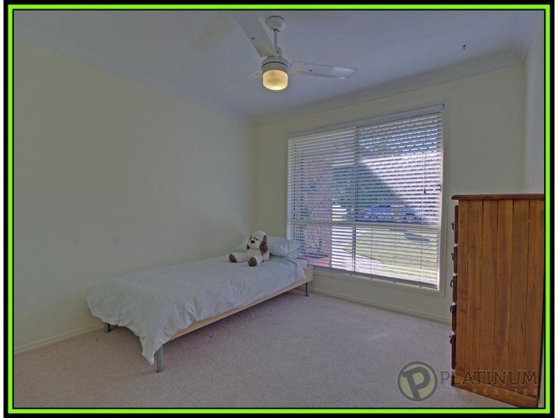15 Rarotonga Rise, Pacific Pines QLD 4211
