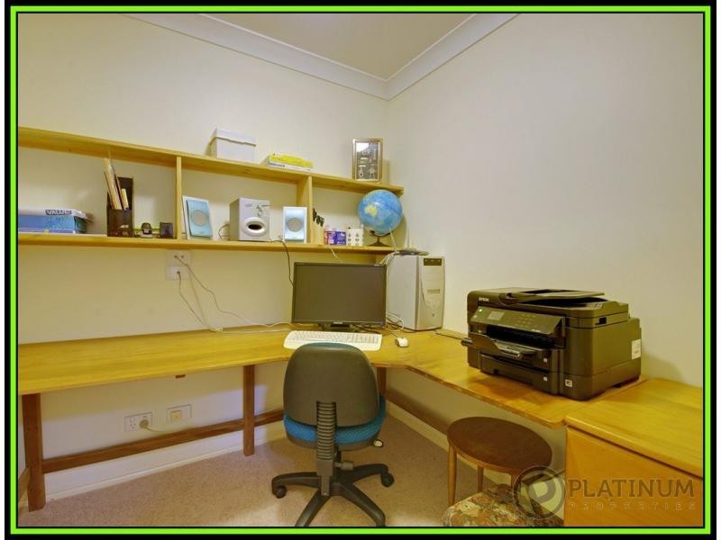 15 Rarotonga Rise, Pacific Pines QLD 4211