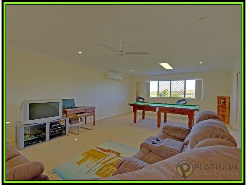 15 Rarotonga Rise, Pacific Pines QLD 4211
