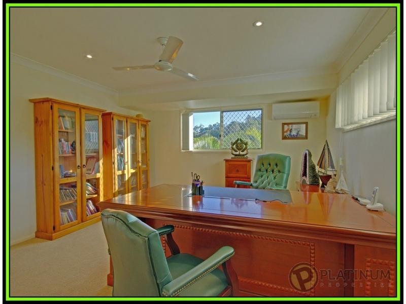 15 Rarotonga Rise, Pacific Pines QLD 4211