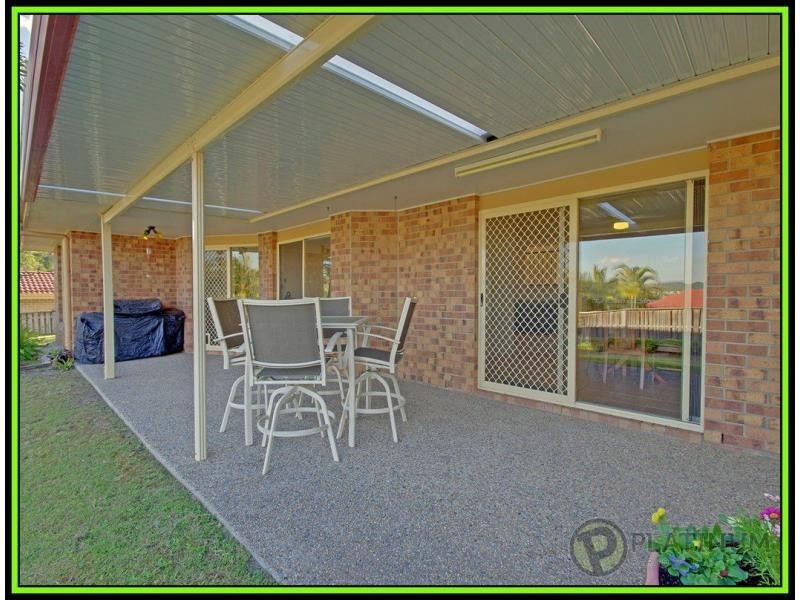 15 Rarotonga Rise, Pacific Pines QLD 4211
