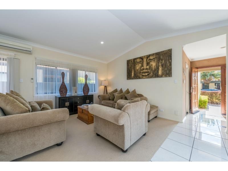 534 Oyster Cove Promenade, Helensvale QLD 4212