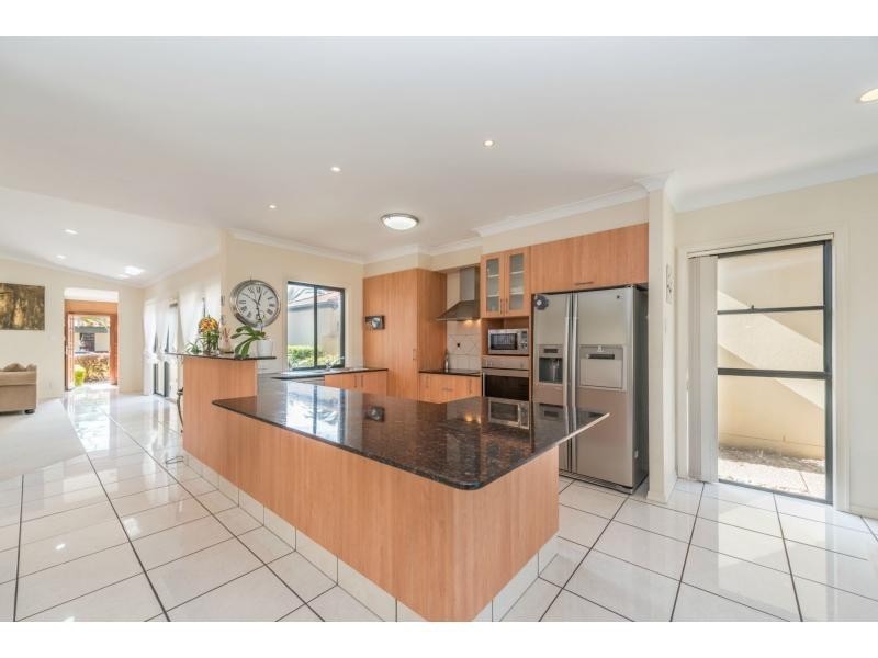 534 Oyster Cove Promenade, Helensvale QLD 4212