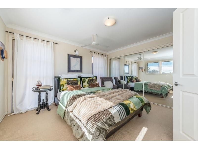 534 Oyster Cove Promenade, Helensvale QLD 4212