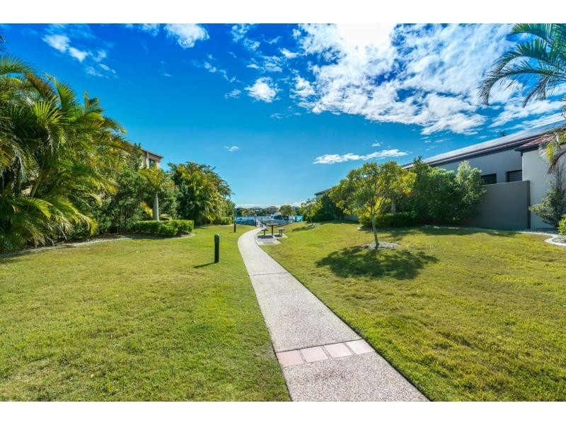 534 Oyster Cove Promenade, Helensvale QLD 4212