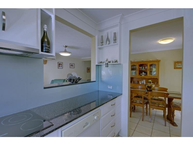 2/6 Broad Street, Labrador QLD 4215