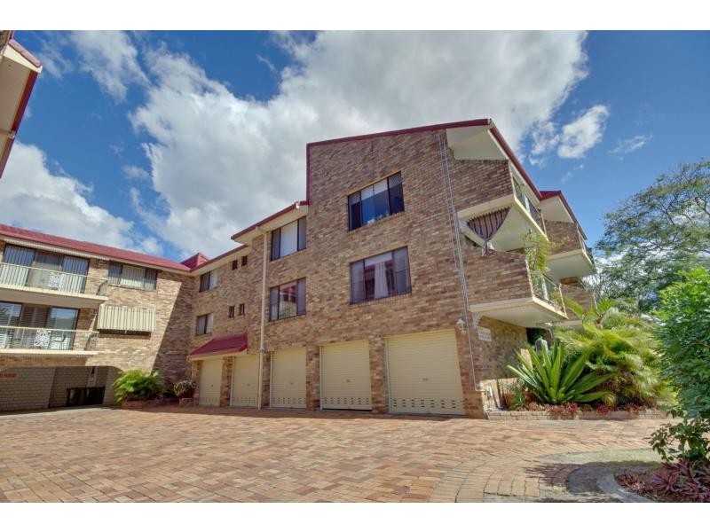 2/6 Broad Street, Labrador QLD 4215