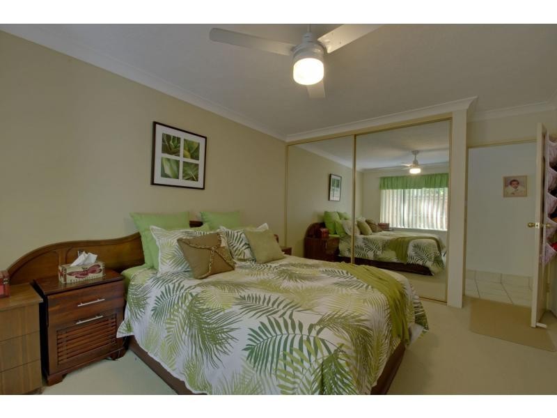 2/6 Broad Street, Labrador QLD 4215