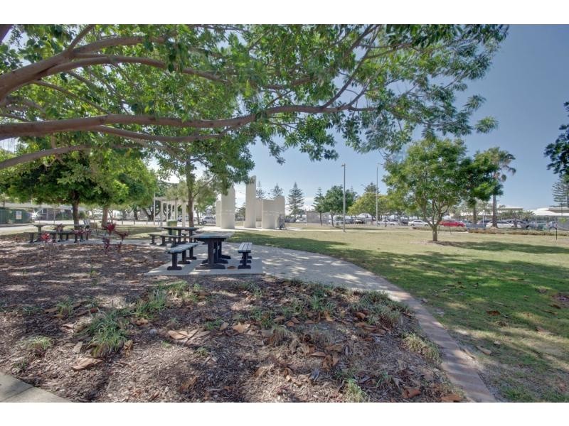 2/6 Broad Street, Labrador QLD 4215