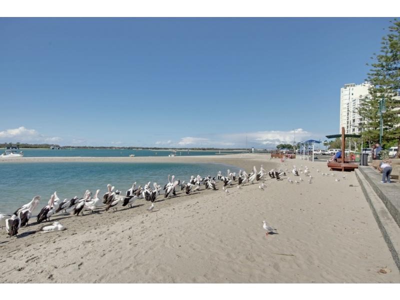 2/6 Broad Street, Labrador QLD 4215