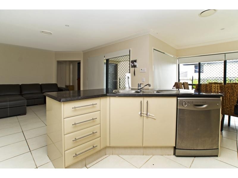 1 Viewridge Way, Molendinar QLD 4214