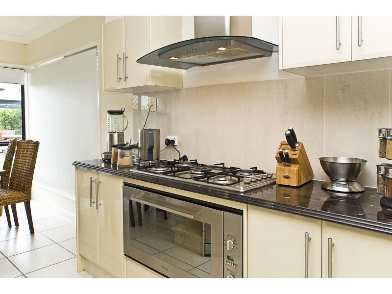 1 Viewridge Way, Molendinar QLD 4214