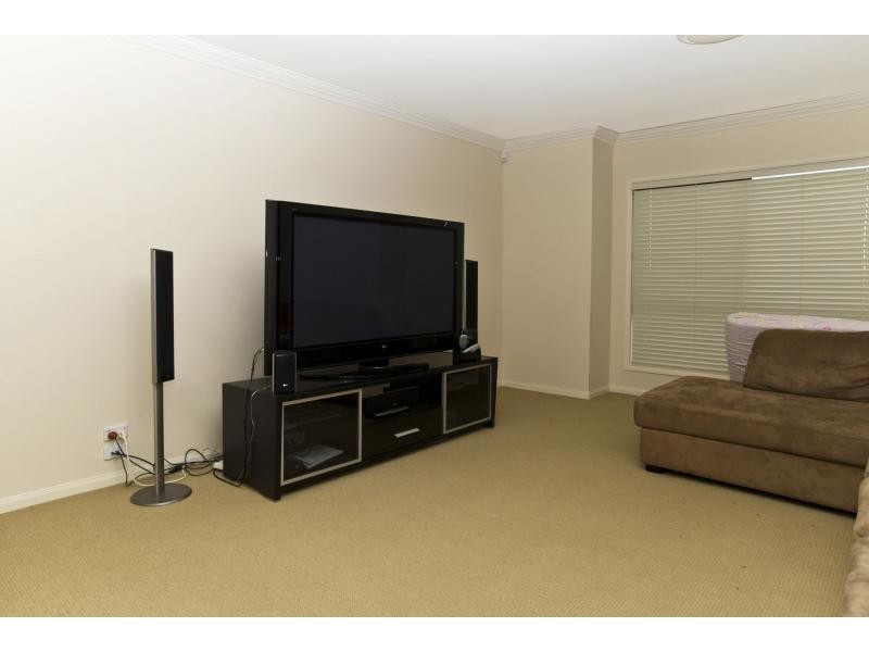 1 Viewridge Way, Molendinar QLD 4214