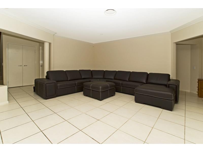 1 Viewridge Way, Molendinar QLD 4214
