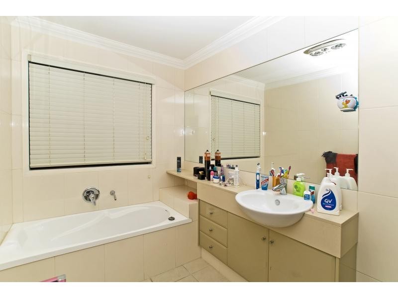 1 Viewridge Way, Molendinar QLD 4214