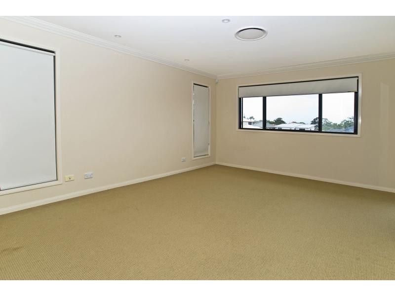 1 Viewridge Way, Molendinar QLD 4214