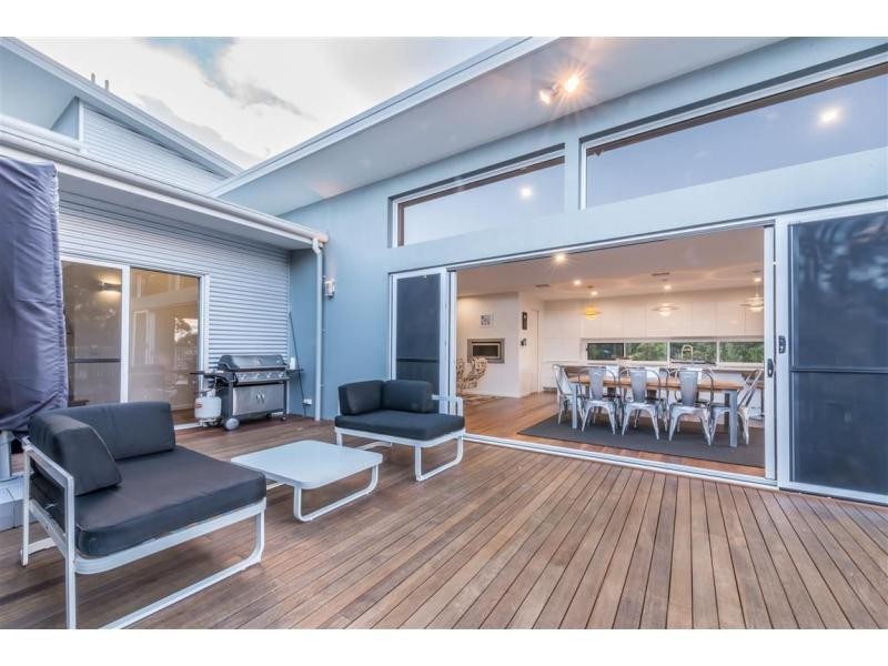 81 Magnetic Drive, Tamborine Mountain QLD 4272