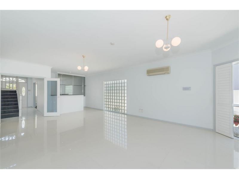 28 Sundance Way, Runaway Bay QLD 4216