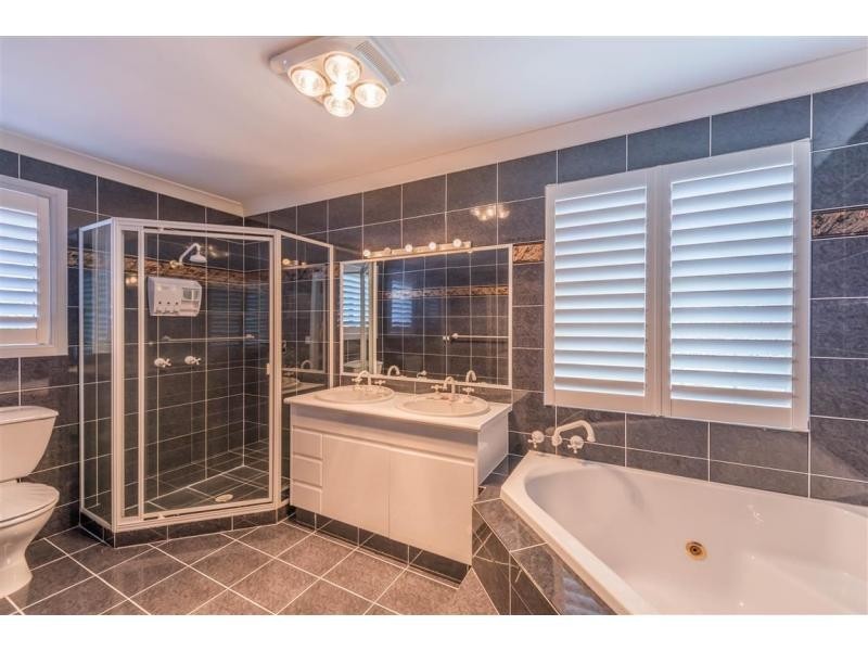 28 Sundance Way, Runaway Bay QLD 4216