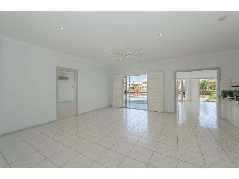 28 Sundance Way, Runaway Bay QLD 4216