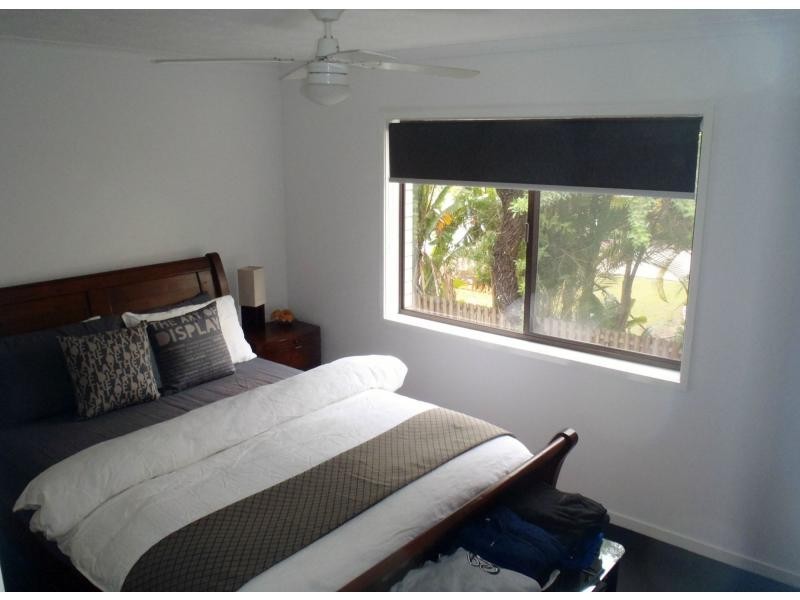 2/8 Baker Avenue, Labrador QLD 4215