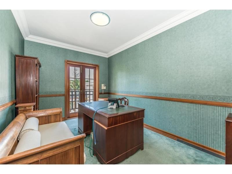 82 Ferny Avenue, Surfers Paradise QLD 4217