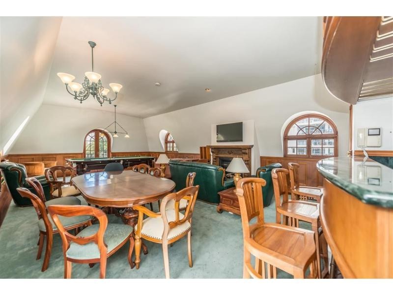 82 Ferny Avenue, Surfers Paradise QLD 4217