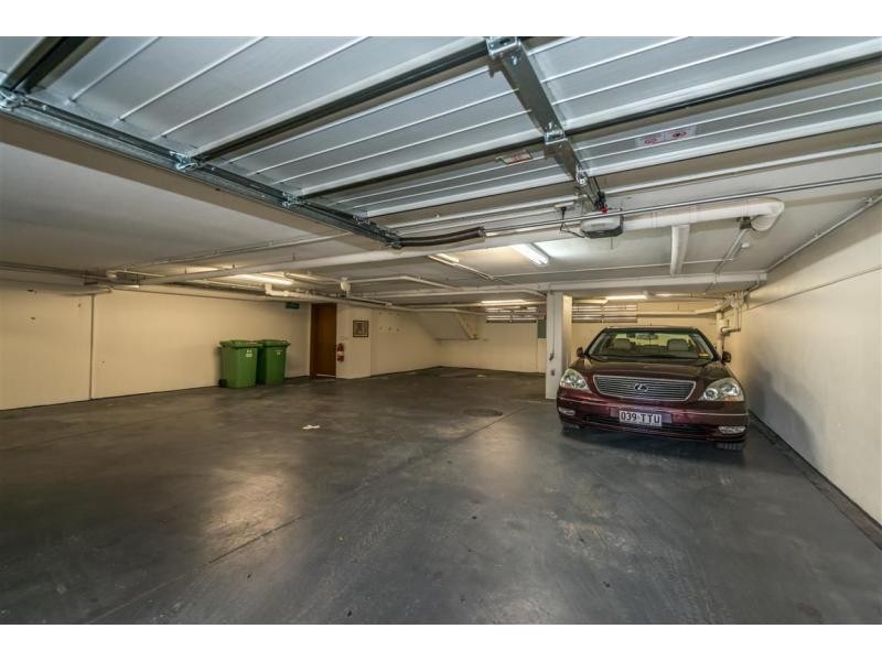 82 Ferny Avenue, Surfers Paradise QLD 4217