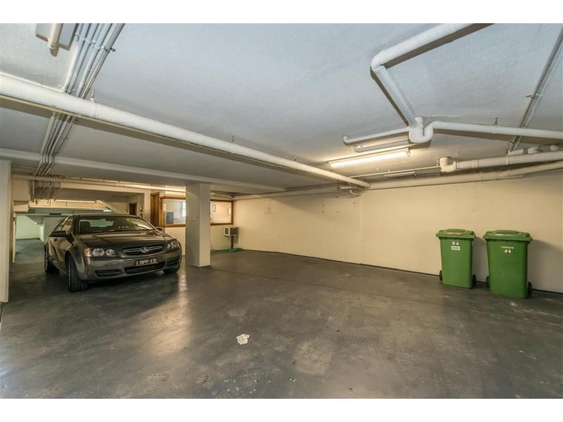 82 Ferny Avenue, Surfers Paradise QLD 4217