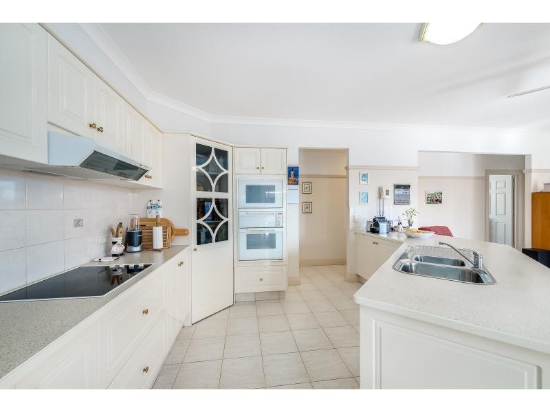 50 Anchorage Way, Runaway Bay QLD 4216