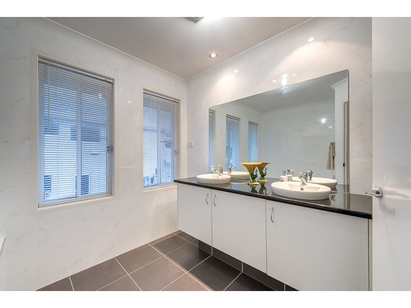 16 Slipstream Road, Coomera Waters QLD 4209