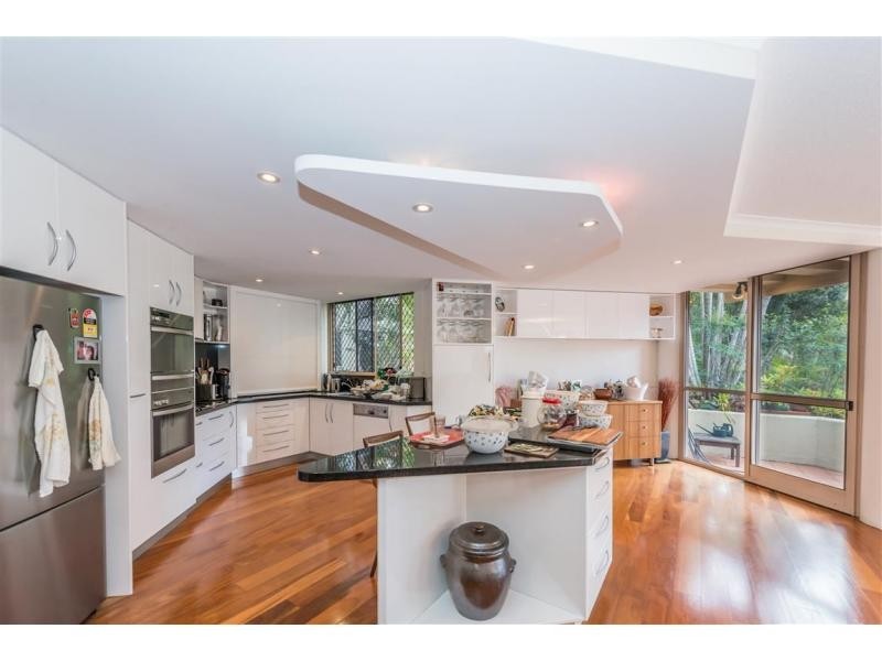 1/32 Tipuana Place, Bardon QLD 4065