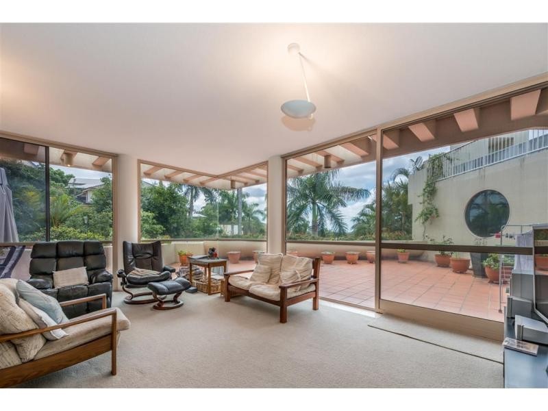 1/32 Tipuana Place, Bardon QLD 4065