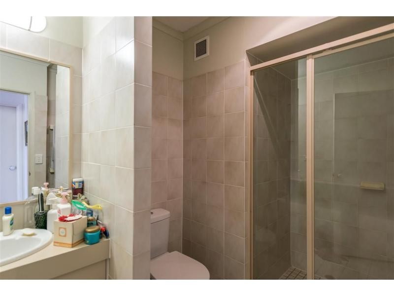 1/32 Tipuana Place, Bardon QLD 4065